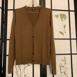 EUC, Uniqlo 100% wool V-Neck button down Long-Sleeve Sweater